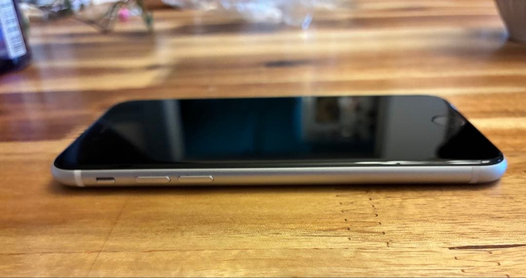 iPhone SE (第2世代) ホワイト