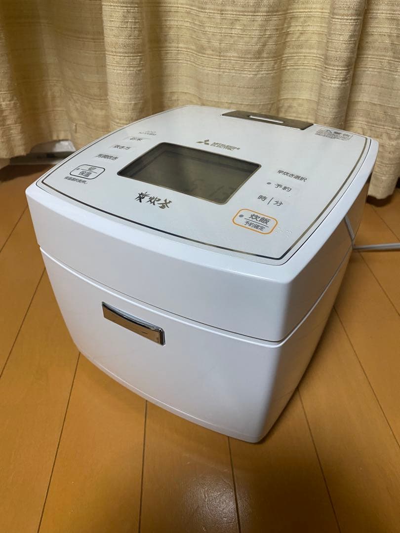 極美品　三菱IH炊飯器 5.5合 炭炊釜 NJ-VVB10-W 2021年製