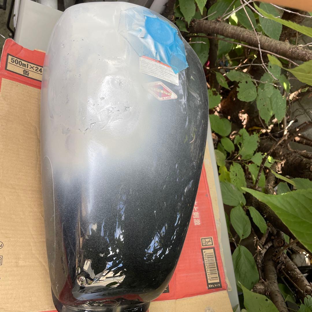 ホンダCB２２３S純正タンク凹みあり パテ埋め中と仮塗装まで
