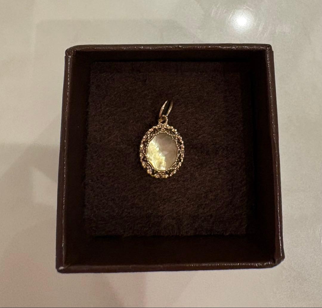 agete 10Kクォーツ／シェルチャーム　未使用　リバーシブル