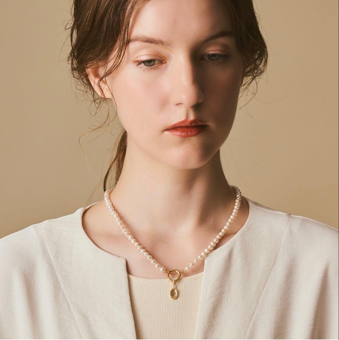 agete 10Kクォーツ／シェルチャーム　未使用　リバーシブル