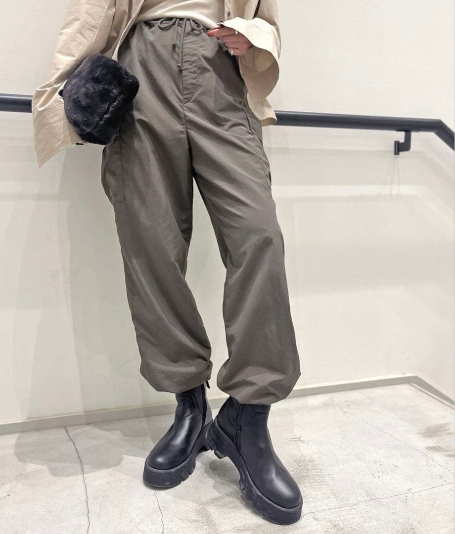 アパルトモン　アメリカーナ　カーゴパンツ　シャカパン