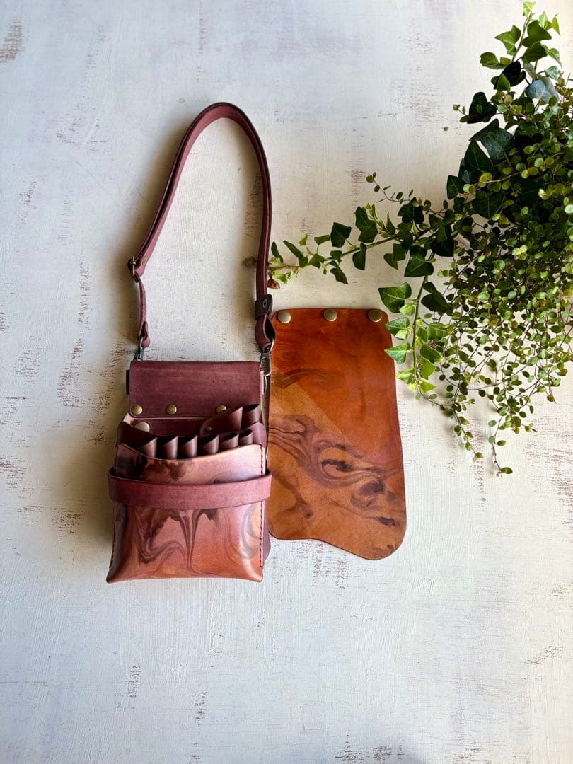 バンコ 手染めテラコッタマーブルの蓋付き大容量シザーケース