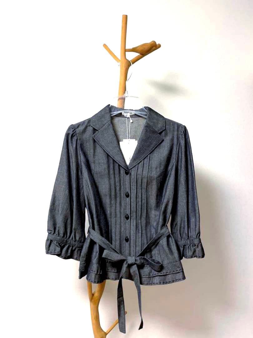 【未使用品】TO BE CHIC スカートスーツ　グレー　リボン