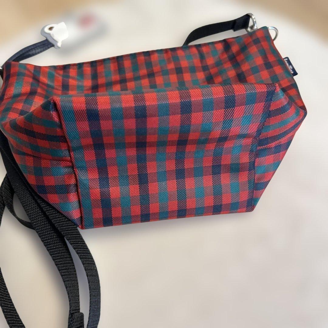 ファミリア 舟形ショルダーバック