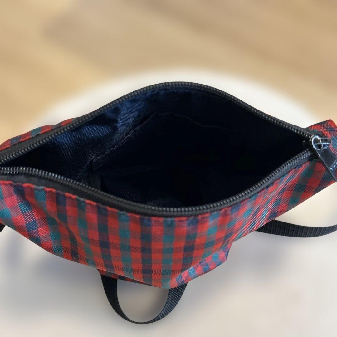 ファミリア 舟形ショルダーバック