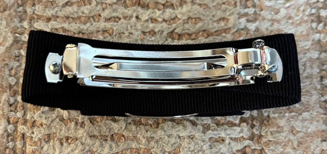 FERRAGAMO ブラック ヘアクリップ