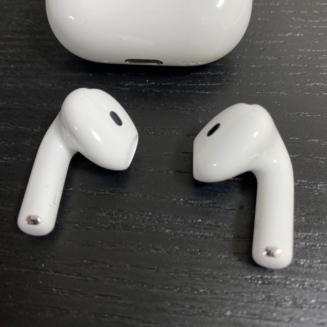 Apple AirPods 4 アクティブノイズキャンセリング機能搭載