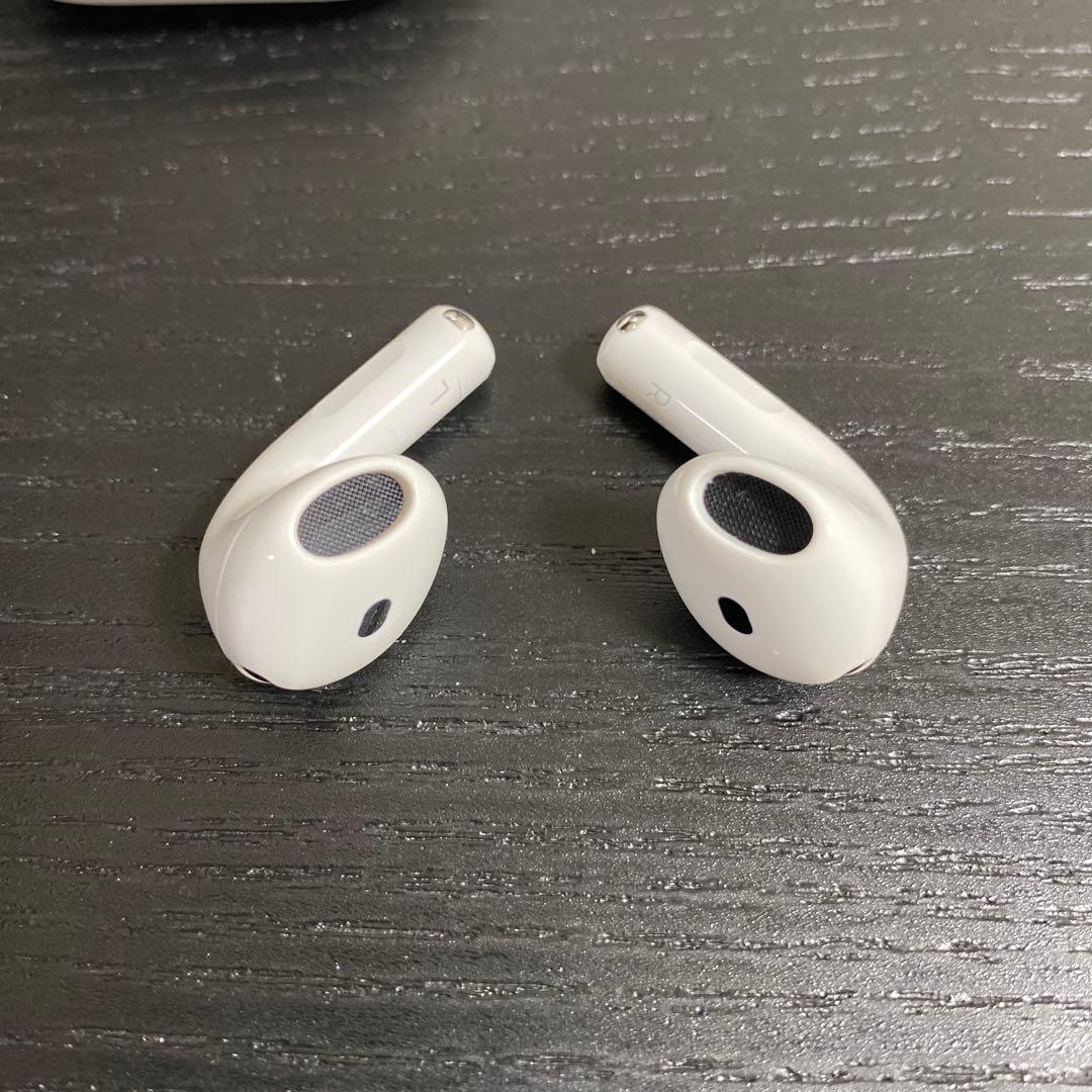 Apple AirPods 4 アクティブノイズキャンセリング機能搭載
