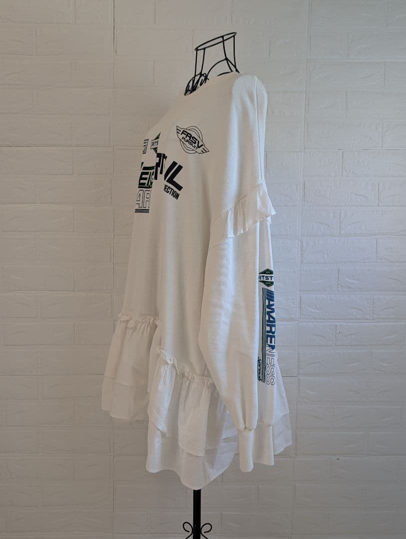 ローズバッド 完売品 スポーツロゴフリルドッキングチュニック スウェット 白