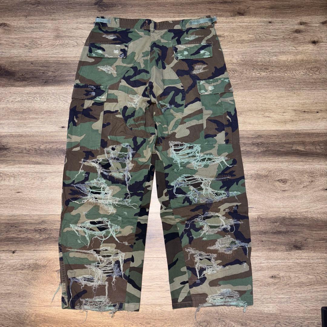 BUZZIN CLOUT カモ　ダメージパンツ
