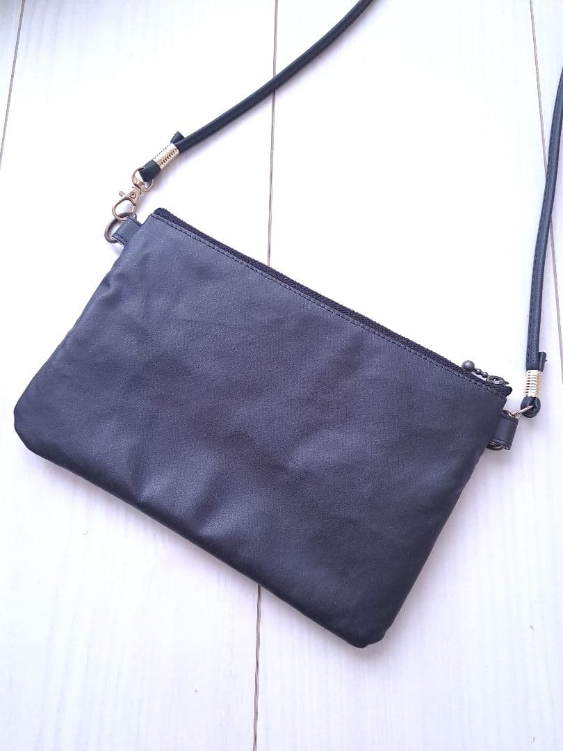 non様　クリアランスSALE　バタフライ　タック入り通勤バッグ&お薬手帳