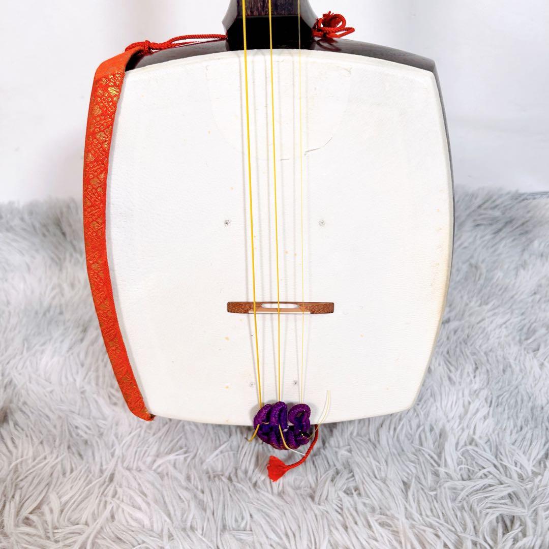 【希少】民謡三味線　中棹　紅木　正寸　2本溝　丸打胴　皮やぶれなし　本皮