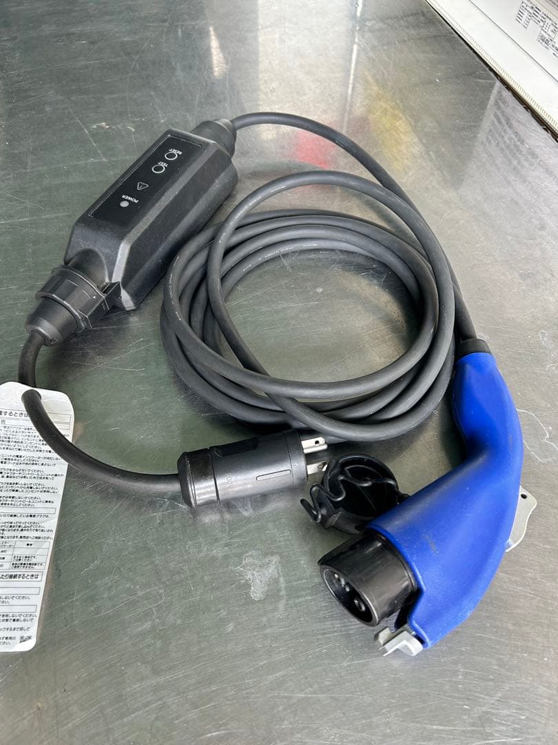 プリウスPHV 充電ケーブル　中古　動作品