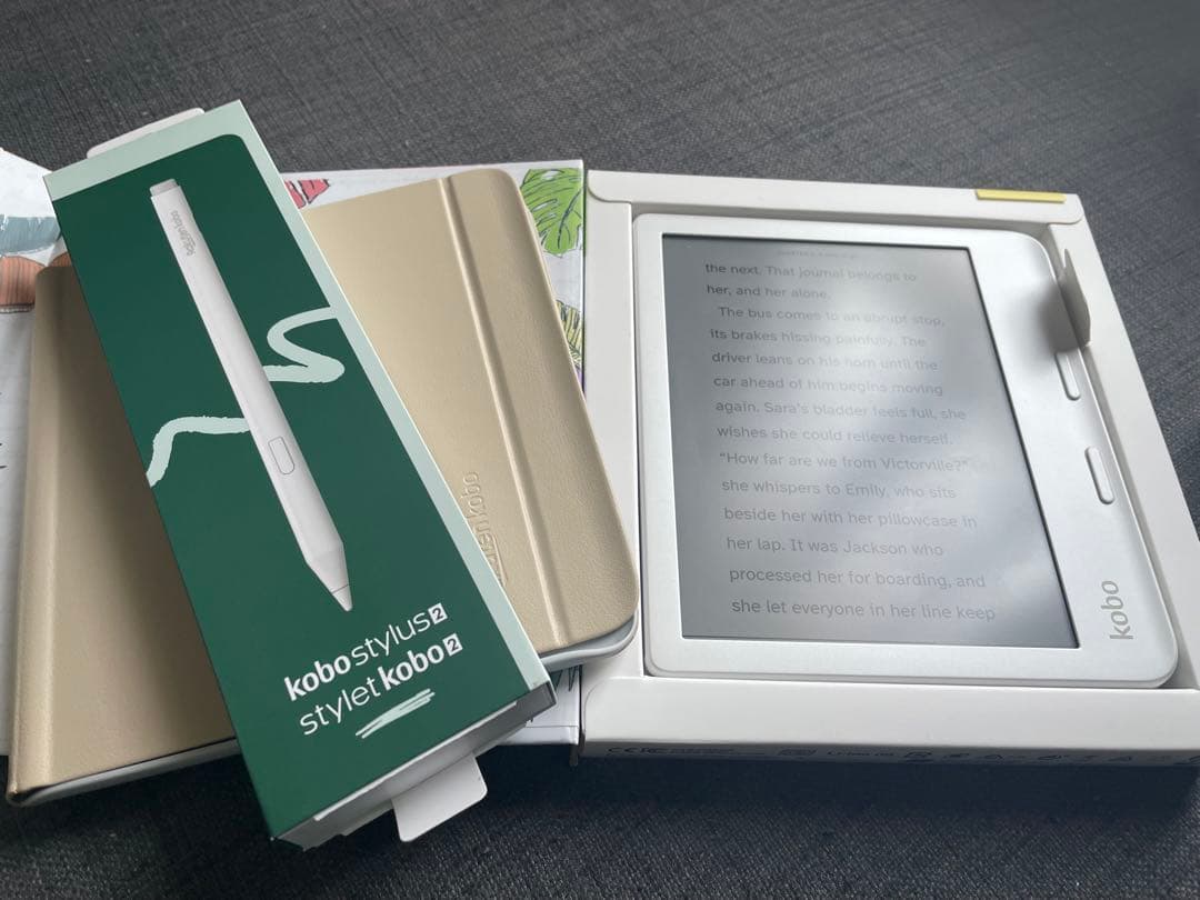 Kobo Libra Colour（ホワイト）本体 + スタイラス + カバー