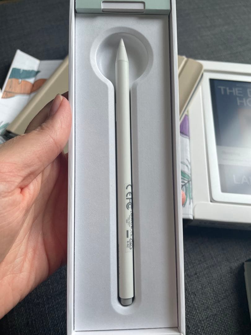 Kobo Libra Colour（ホワイト）本体 + スタイラス + カバー