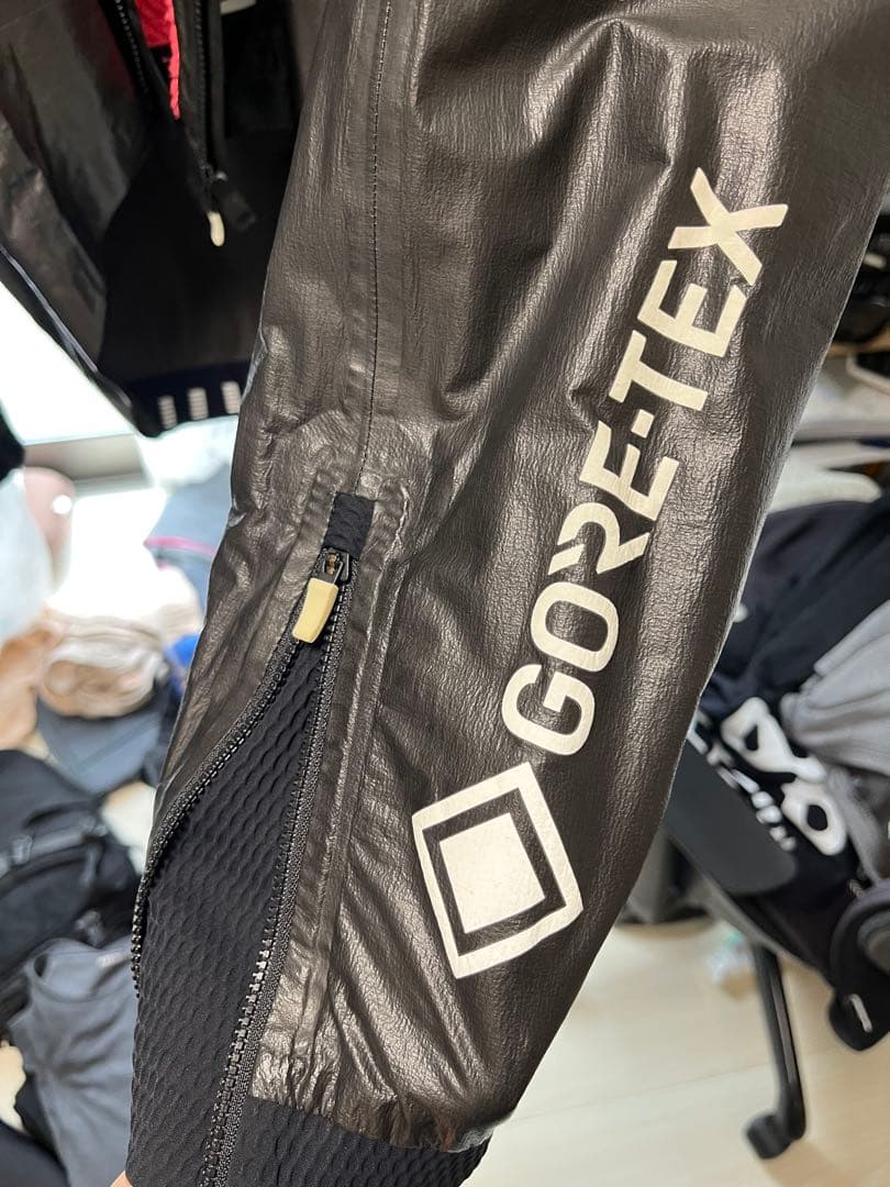 GORE-TEX RAPHA プロチーム インサレーティッドジャケット 黒　L