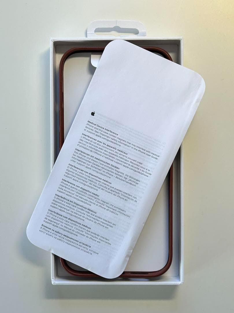 【新品】純正 iPhone 14 Pro レザーケース・アンバー①