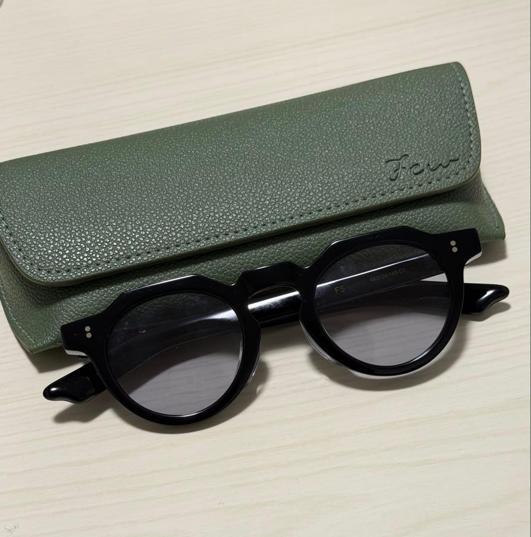 few. サングラス　BLK/GRY