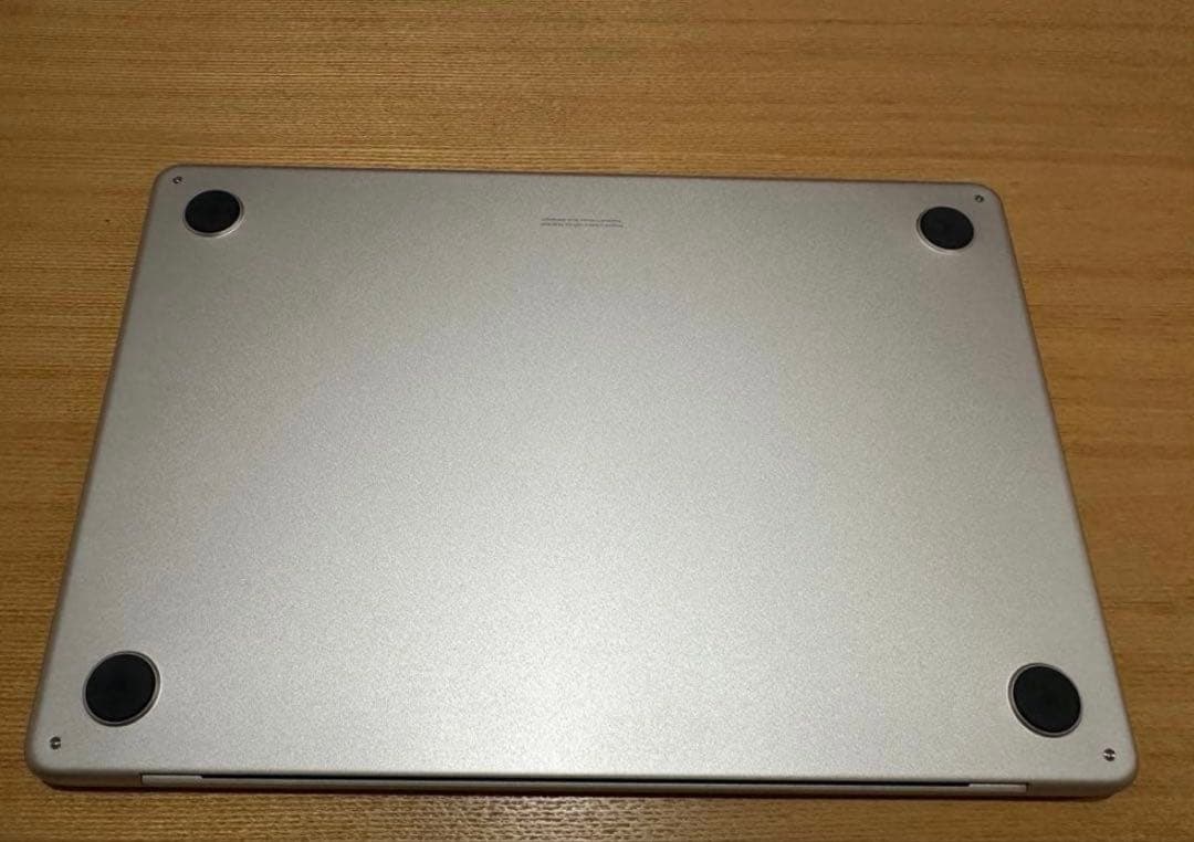 MacBookAir M2 13インチ 8GB/256GB 箱付　スターライト