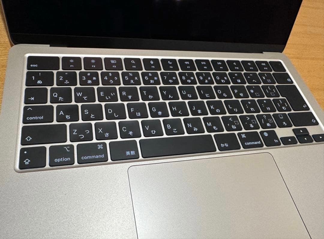 MacBookAir M2 13インチ 8GB/256GB 箱付　スターライト