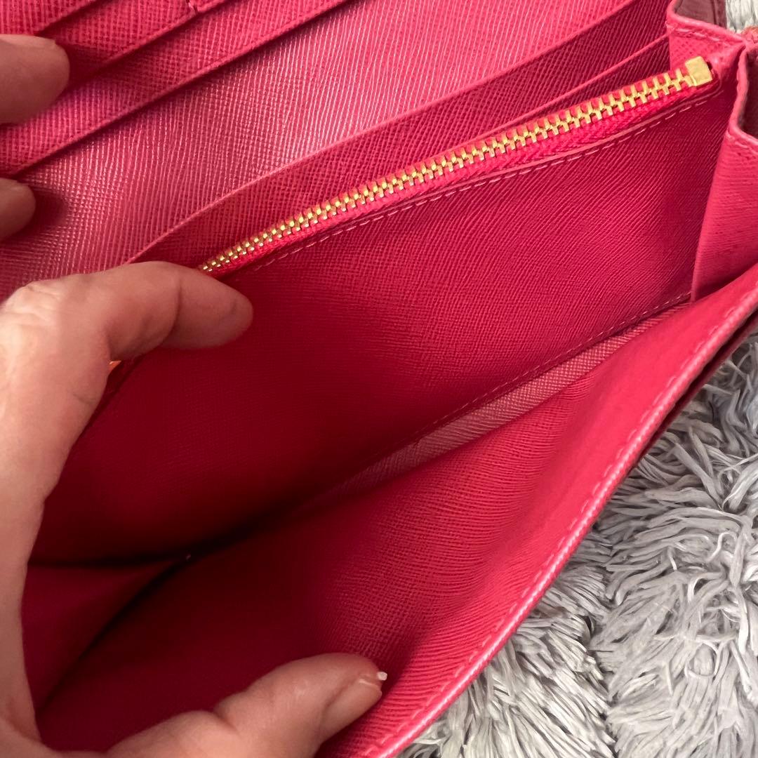 良品✨PRADA フィオッコ　サフィアーノ　メタルロゴ　リボン　ピンク　長財布