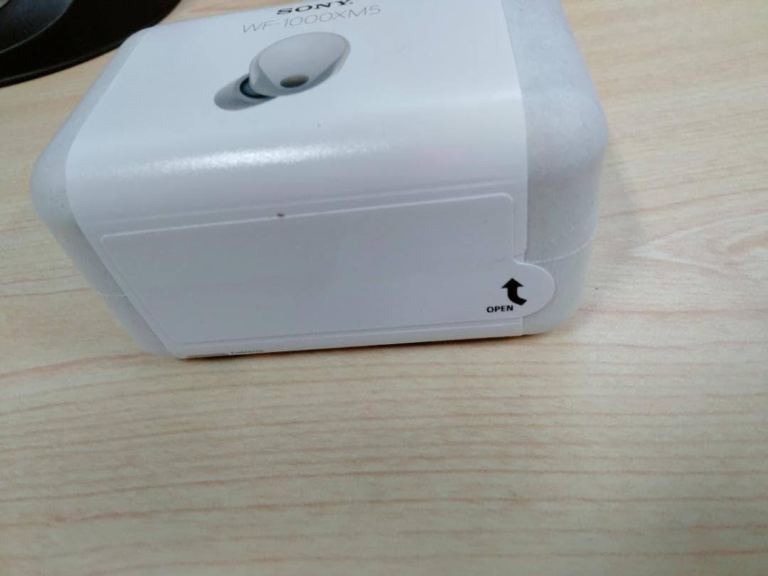 ソニー ワイヤレスノイズキャンセリングイヤホン プラチナシルバー @AYK_16
