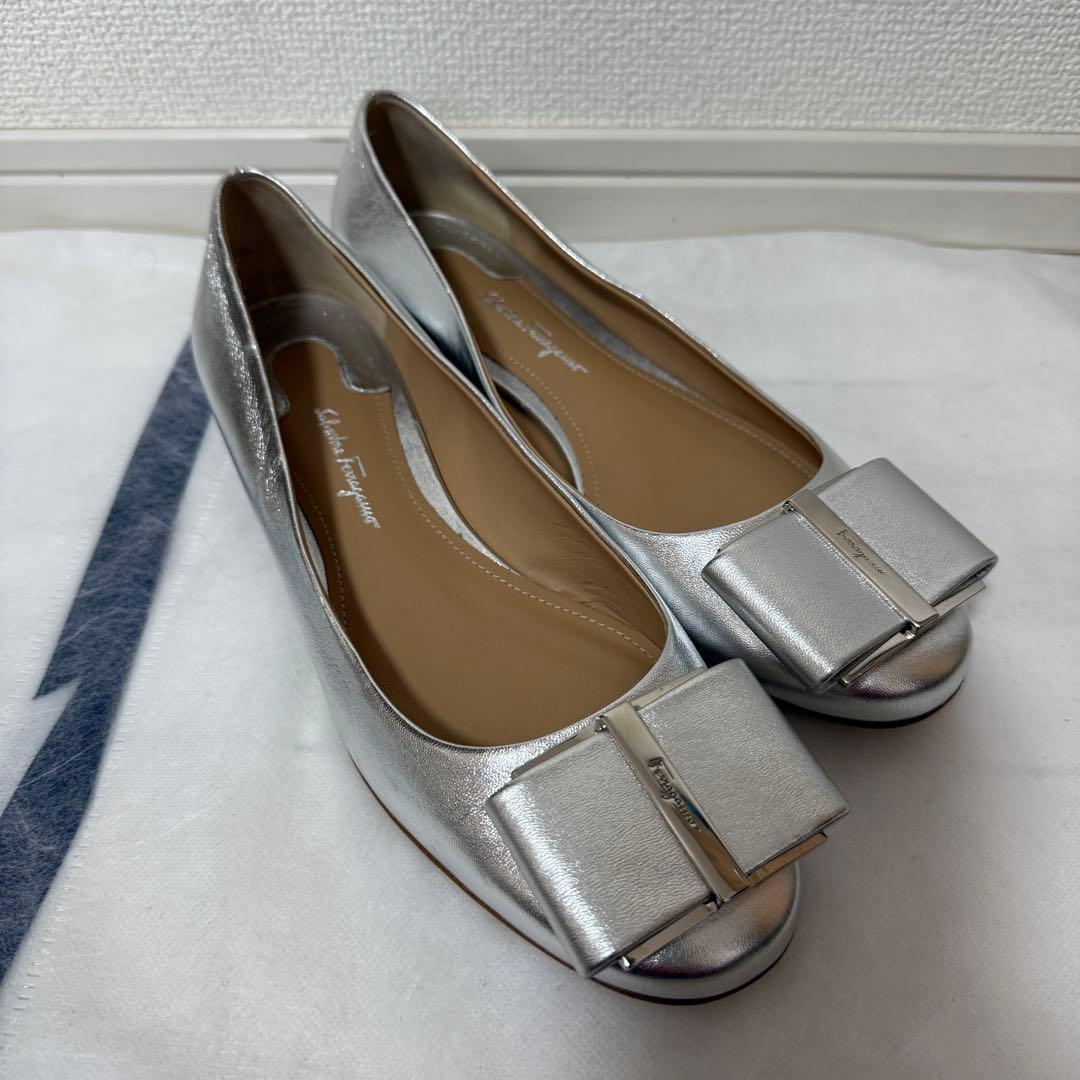 新品同様！フェラガモ✴︎CAPUA 8B(24.5cm)