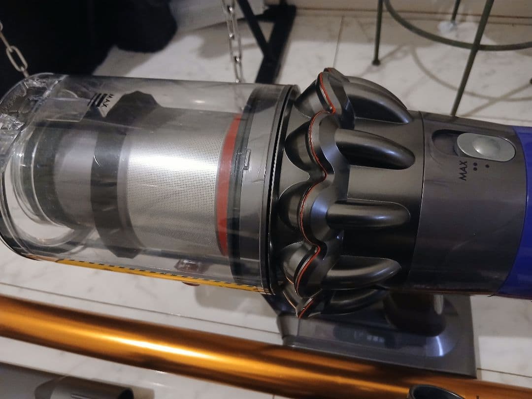 Dyson V10 SV12 本体＋ソフトローラーヘッド 付属品多数