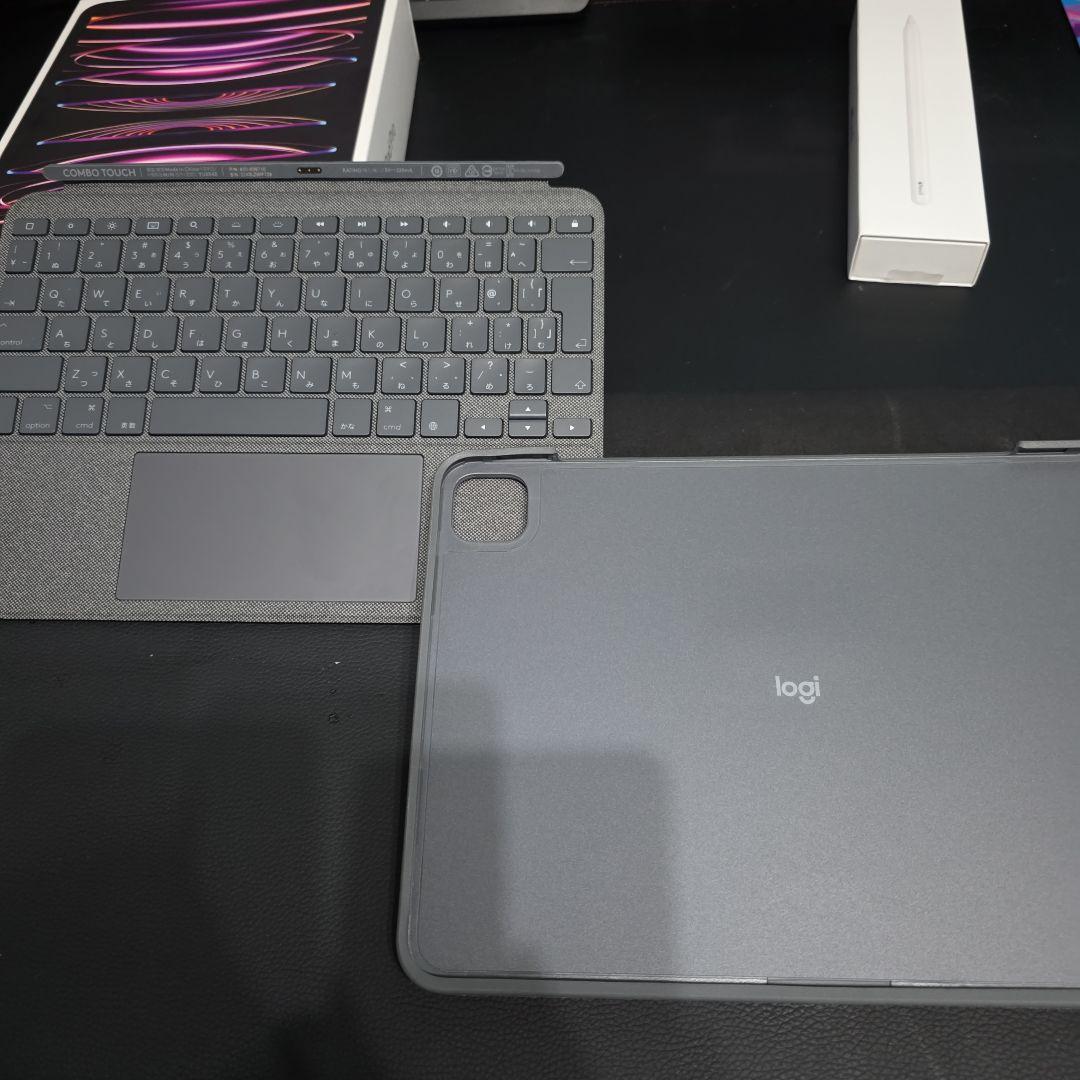 Apple iPad Pro(Pencil、ロジクールキーボード)