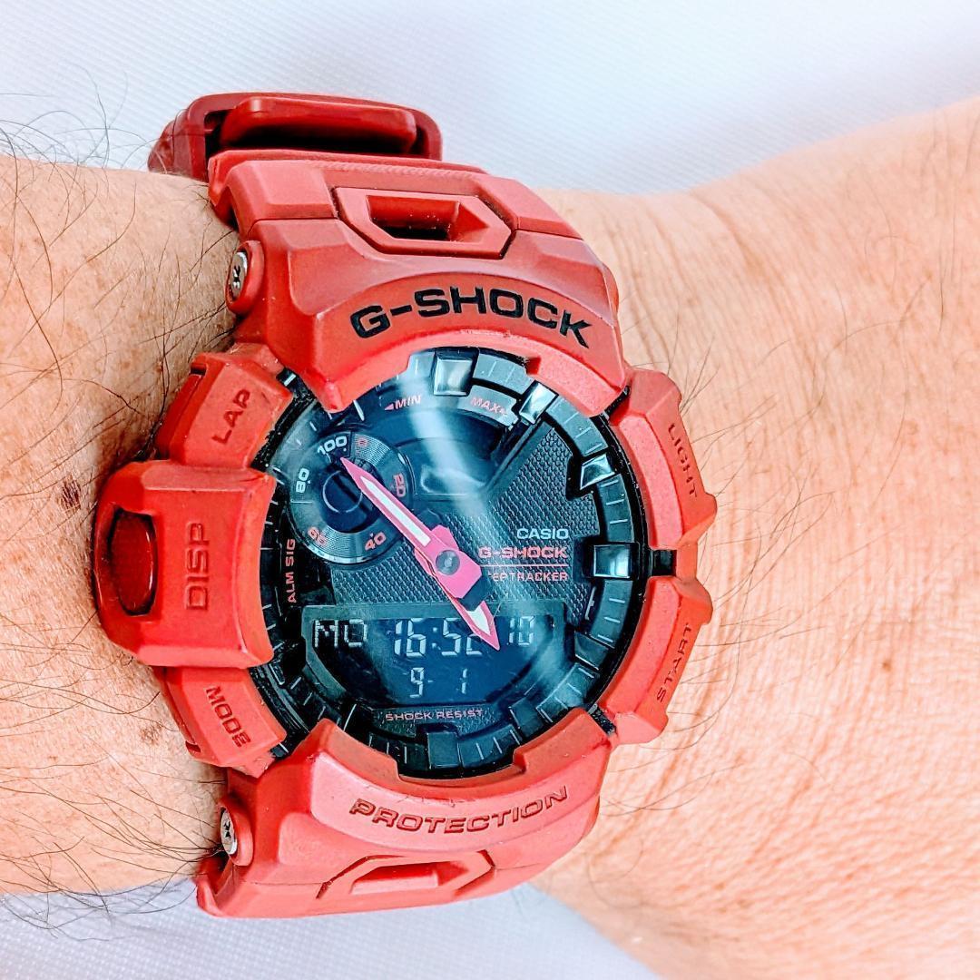 良品 CASIOカシオ メンズ腕時計レッドG-SHOCKスマホ連動 箱付き存在感
