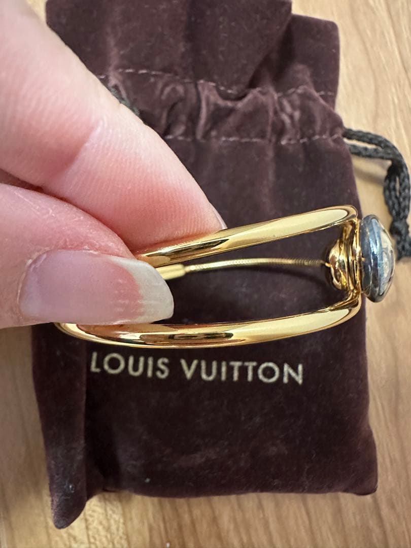 LOUIS VUITTON ゴールドバングル