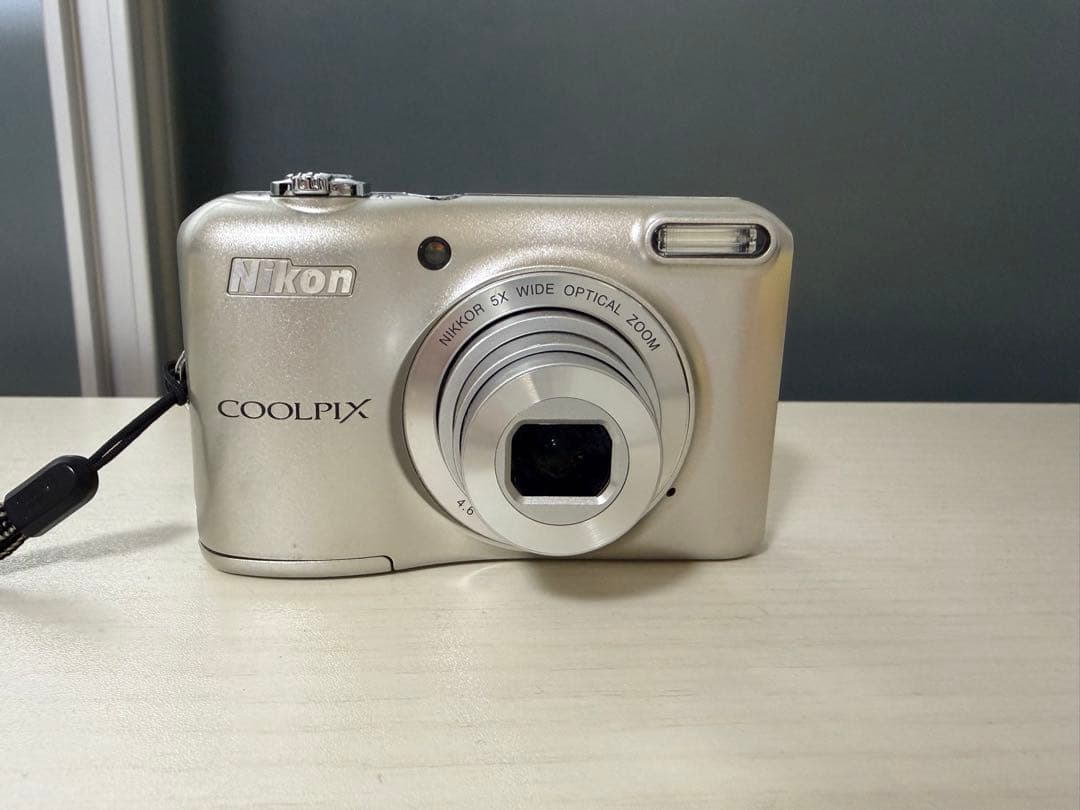 Nikon COOLPIX L28 デジカメ　シルバー