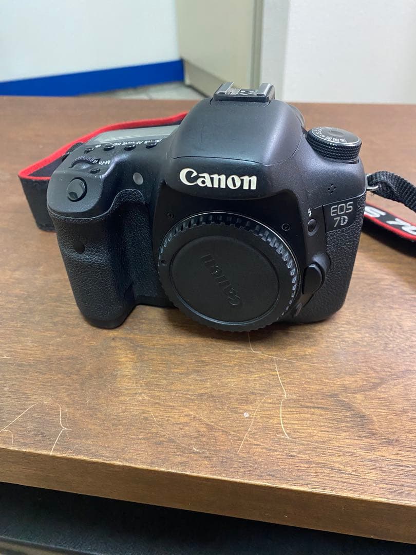 Canon EOS 7D デジタル一眼レフカメラ DS126251