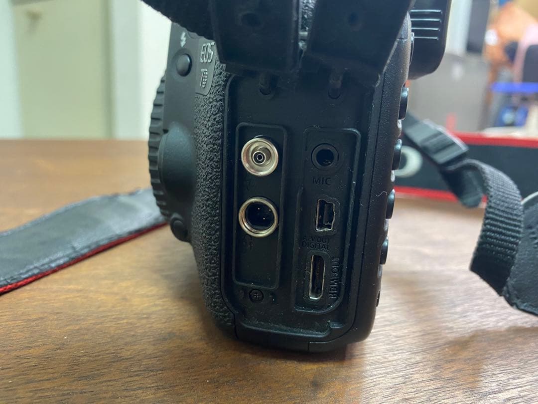 Canon EOS 7D デジタル一眼レフカメラ DS126251