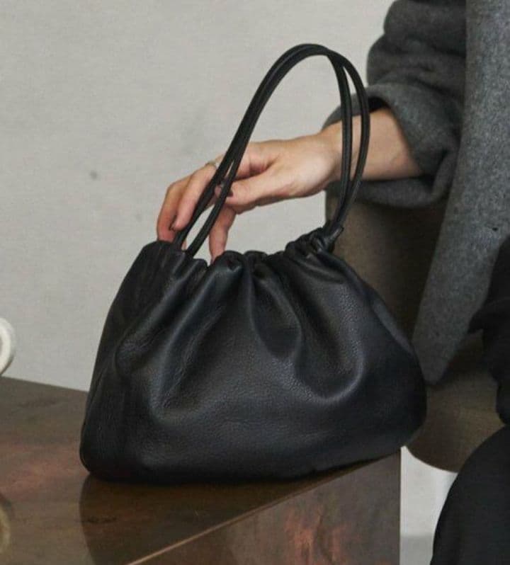 russet レザー巾着 4WAYショルダーバッグ　ブラック　ラシット