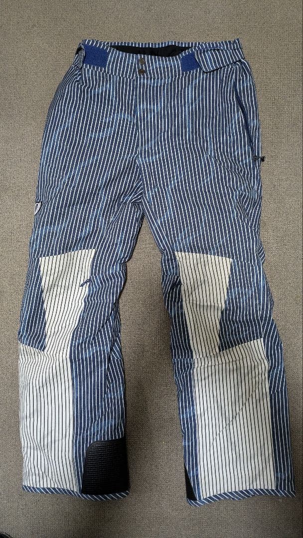 2023-2024年ONYONEスキーウェア（ジャケット・パンツ）セット