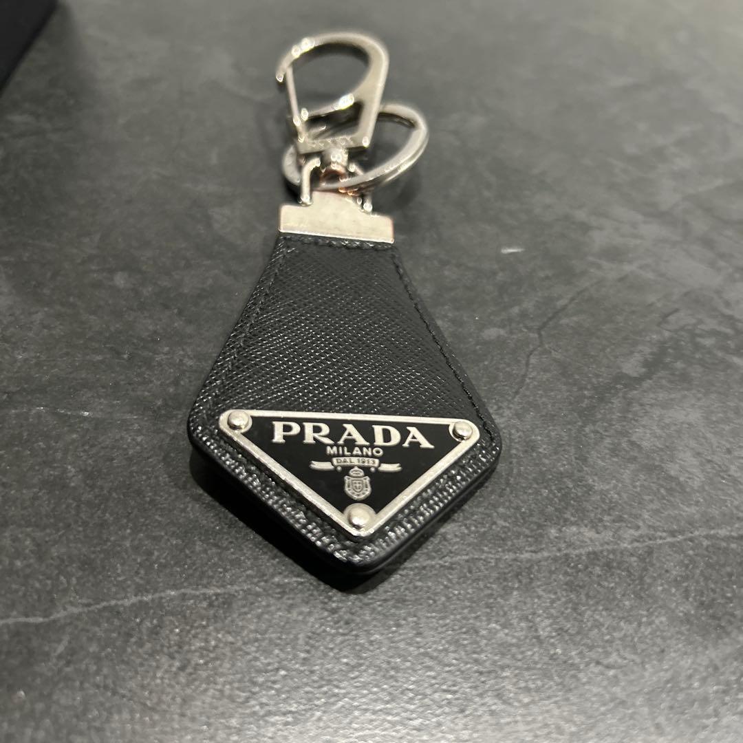 PRADA サフィアーノレザー　キーリング　2PP041 ブラック　黒