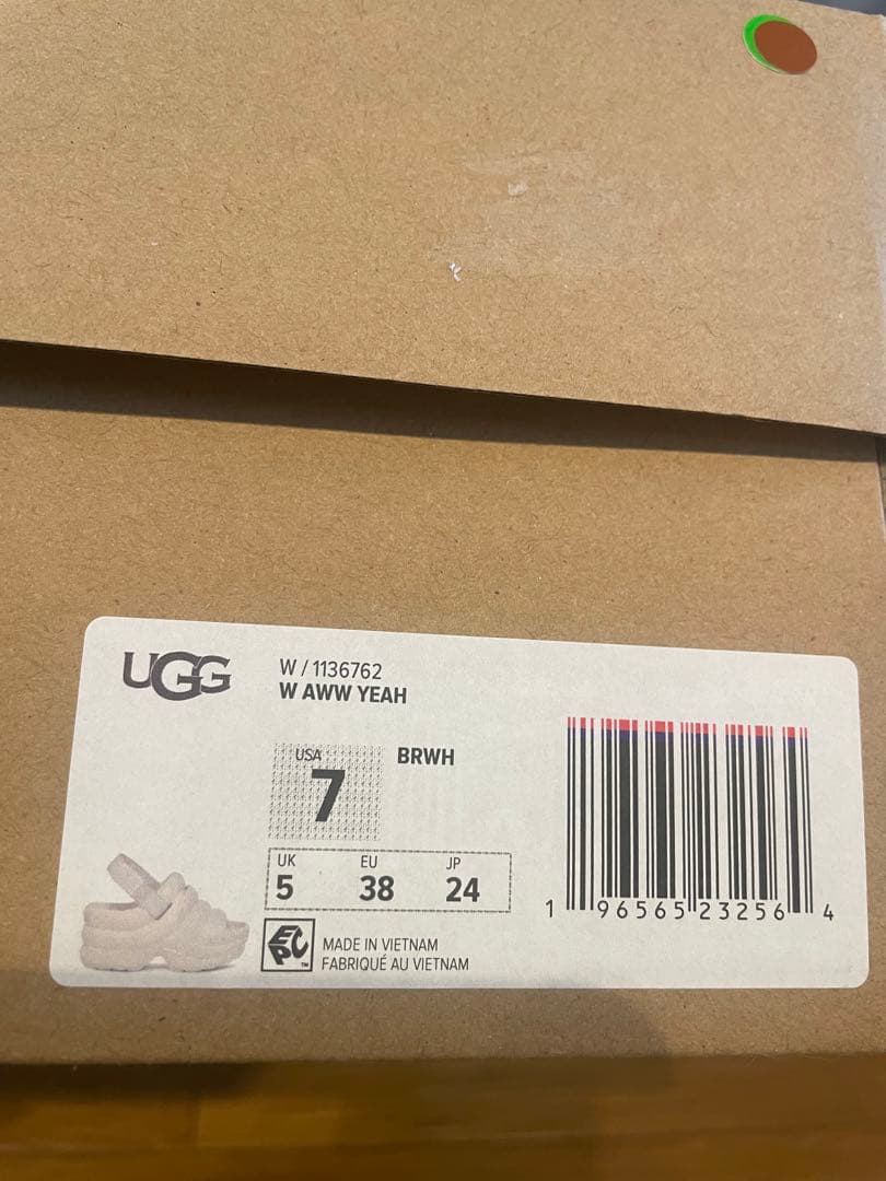 ugg アグ　aww yeah アーイヤー　24cm