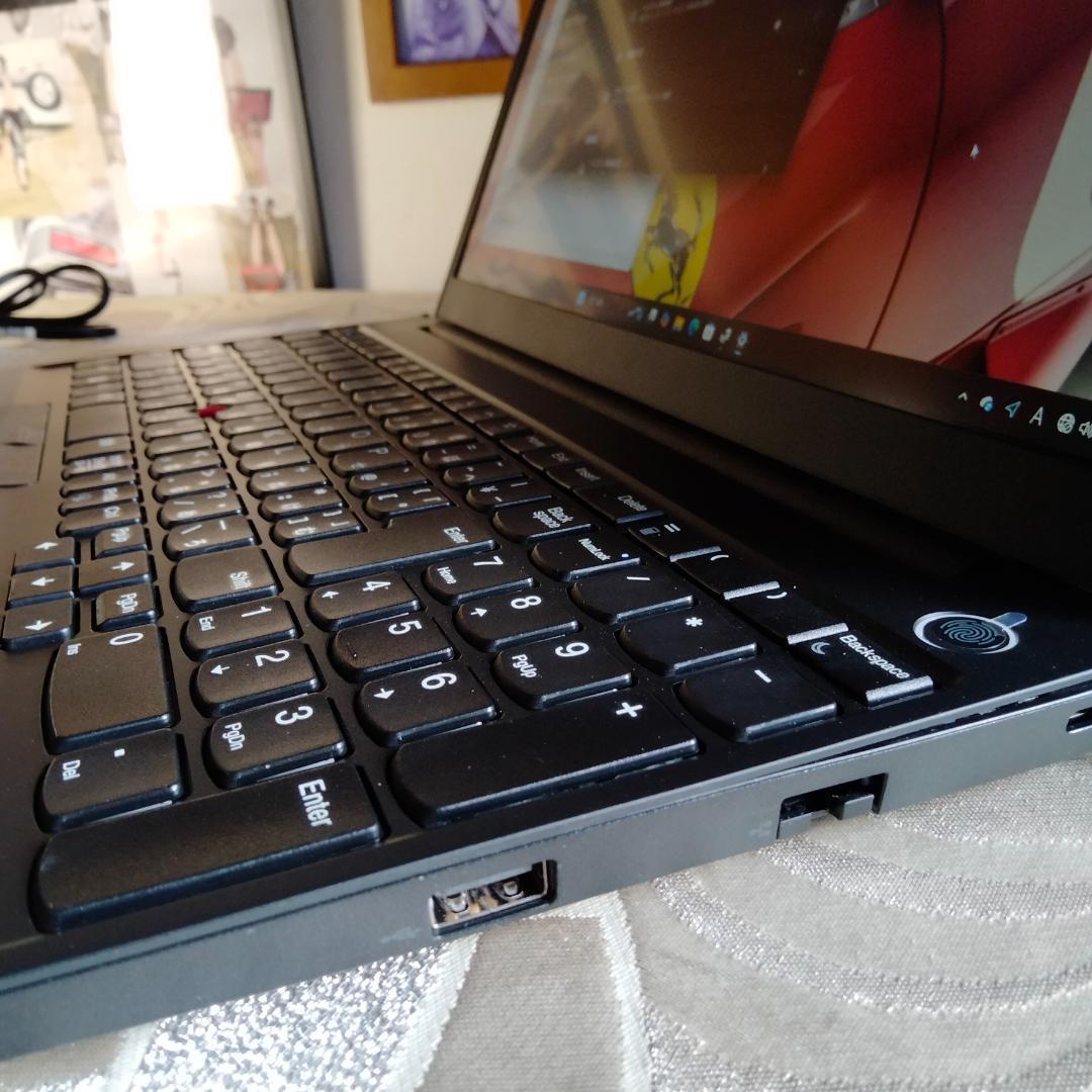 ビリビリボム 11世代 i7 256G 16G FHD Lenovo