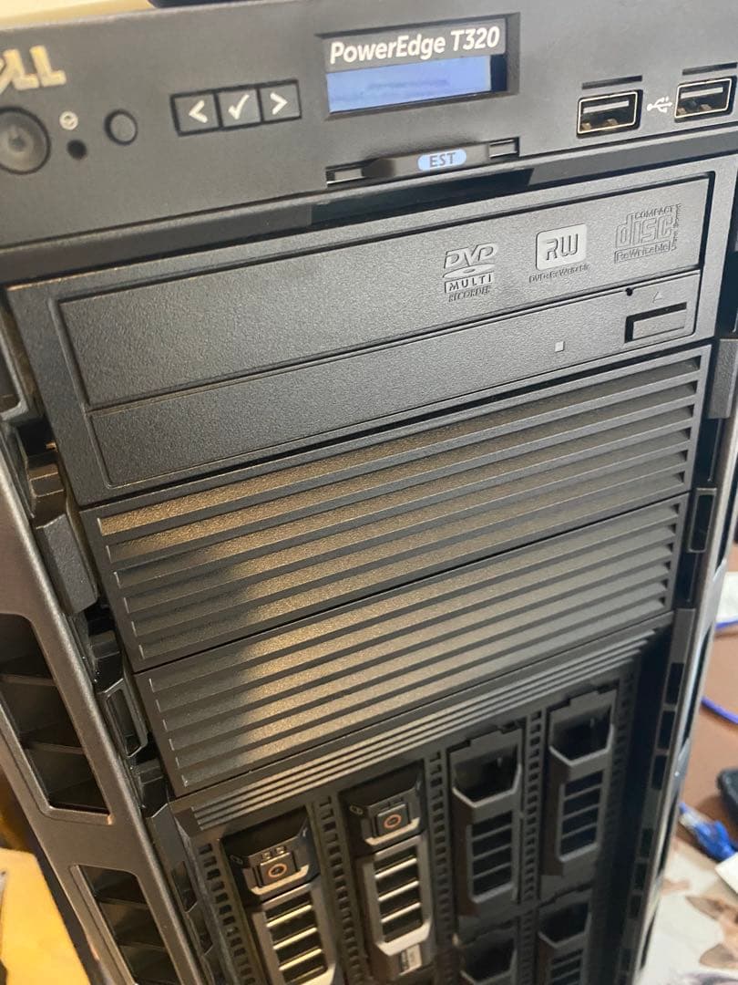 DELL PowerEdge T320 Xeon　OSあり