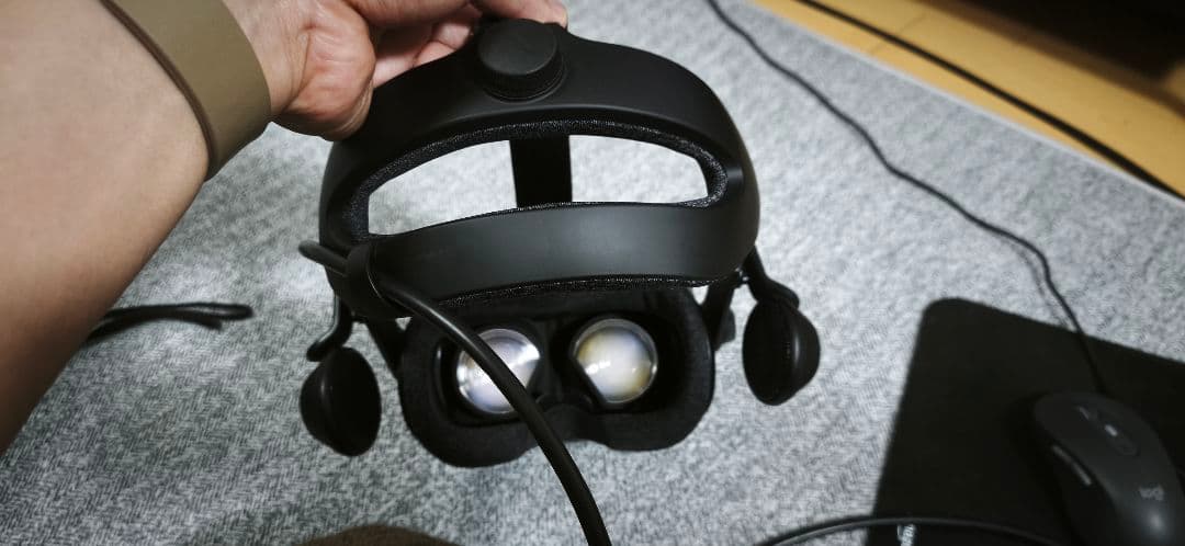 Valve index ヘッドセットとコントローラー、ベースステーションのセット