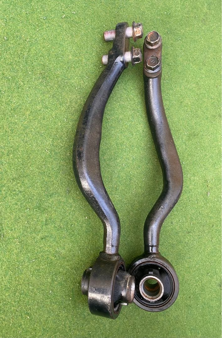 トヨタ　17クラウンJZS171 アスリートV ターボ　 純正　テンションロッド