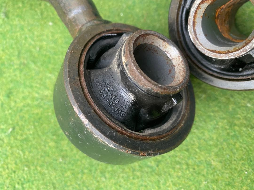 トヨタ　17クラウンJZS171 アスリートV ターボ　 純正　テンションロッド