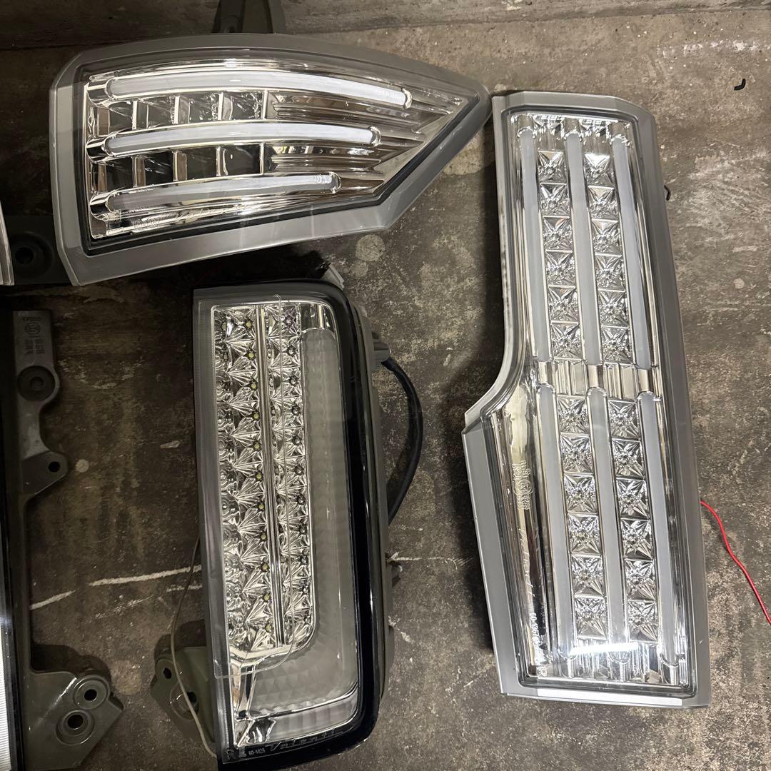 ヴァレンティー　エルグランドRider e52 LEDテールランプ セット