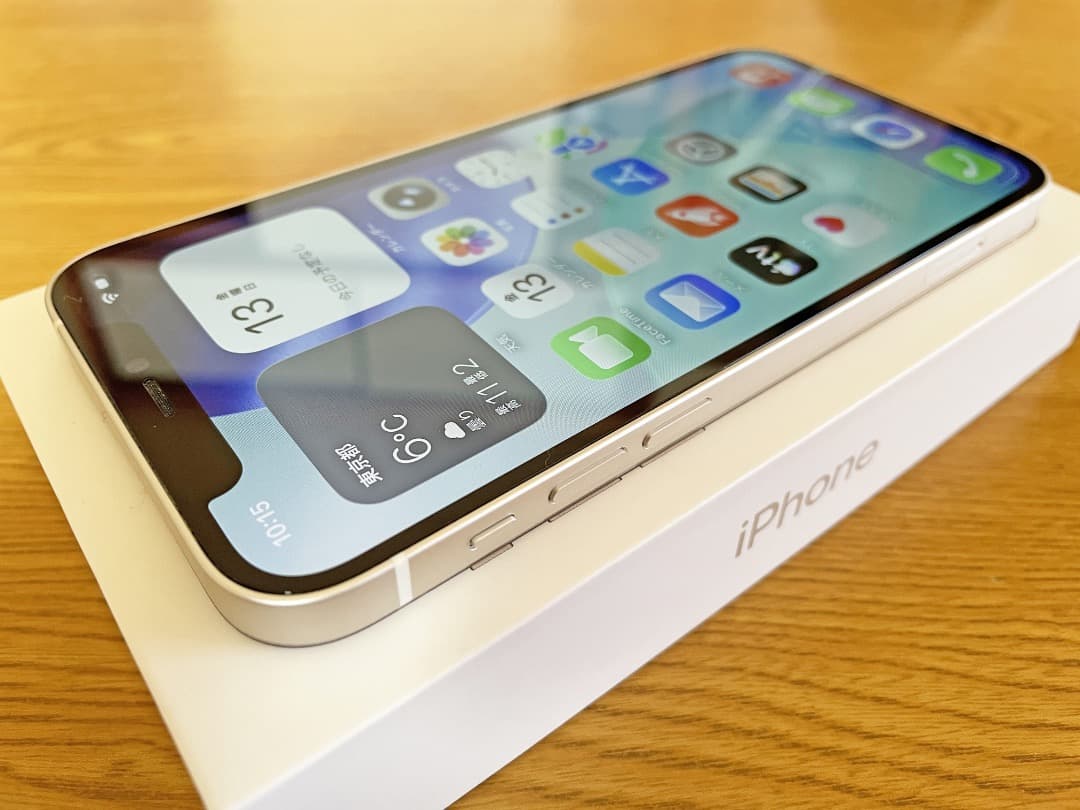 iPhone 12 64GB　ホワイト