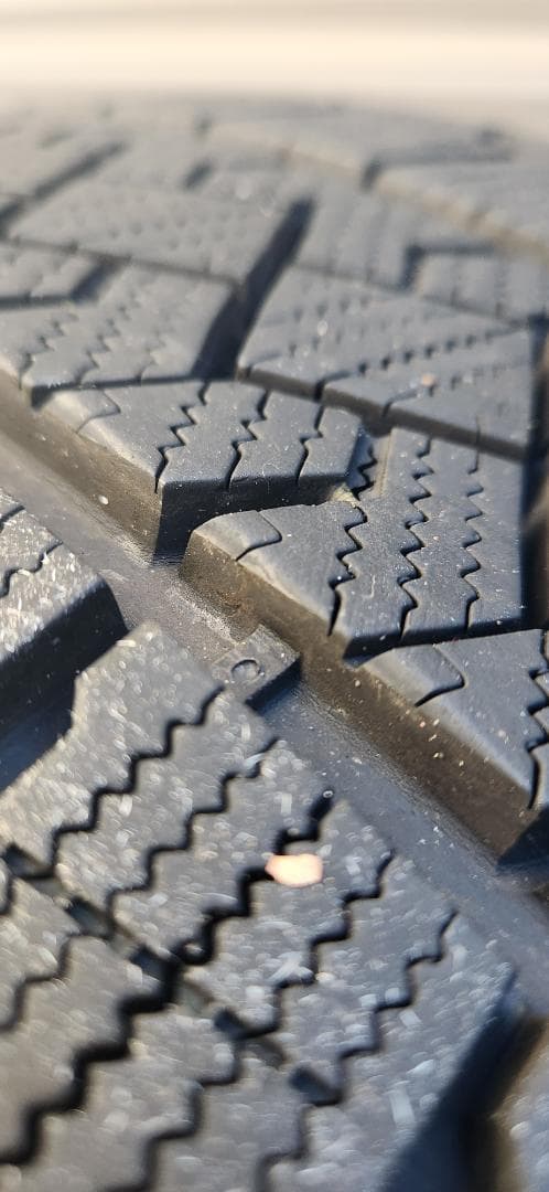 アルファード30系 スタッドレス4本 18インチ7.5J