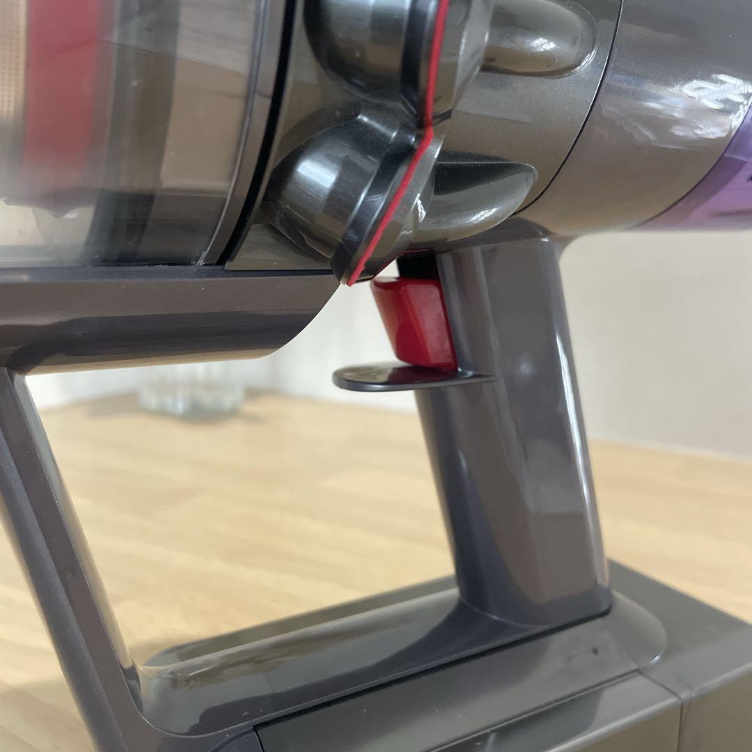 Dyson V11 Fluffy+ SV14 コードレスクリーナー　本体