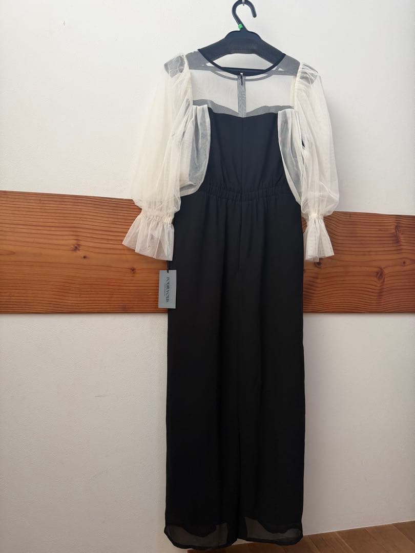 チュールオフショルダードレス　オフホワイト×黒パーティードレス　結婚式