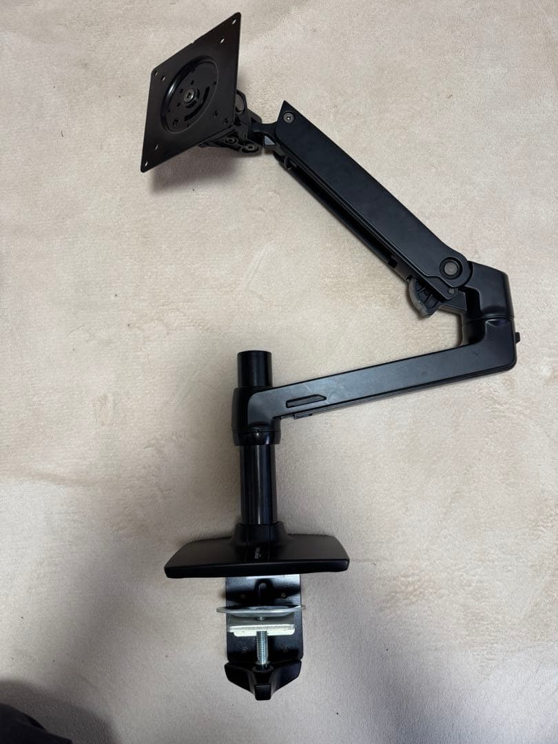 モニターアーム　amazonベーシック